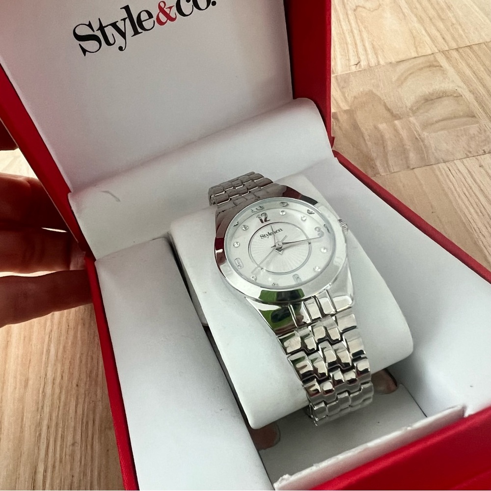 NIB Style&co ladies silver tone dress watch NEW BATTERY